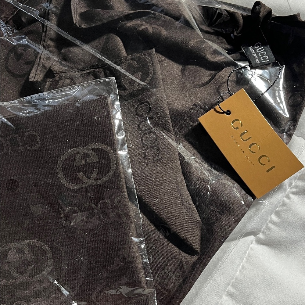 Gucci Dark Brown Logo scarf
